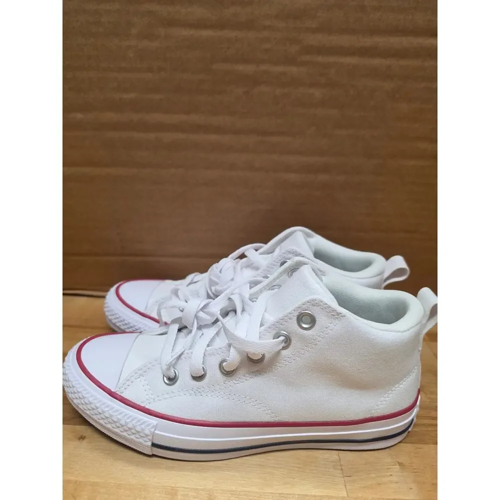 Converse Kid Size: 5.5